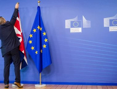 «Χαστούκι» ΕΕ σε Μέι: «'Οχι» σε ήπιο Brexit